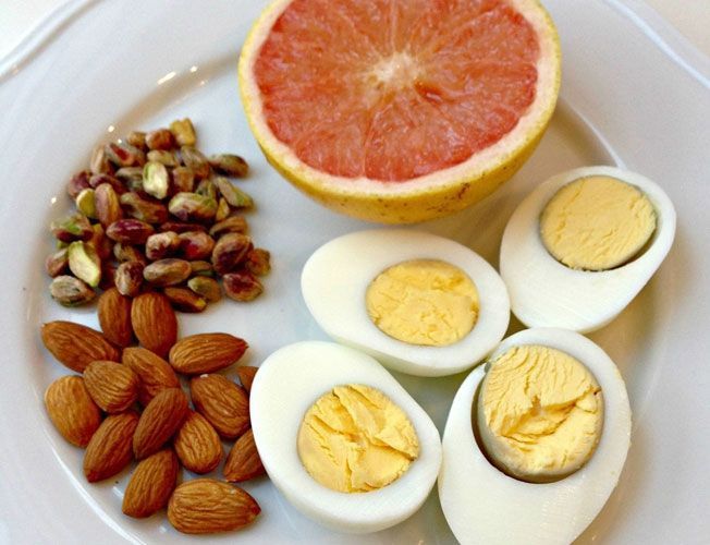 Una dieta sensata para el desarrollo muscular para chicos delgados que viven en albergues