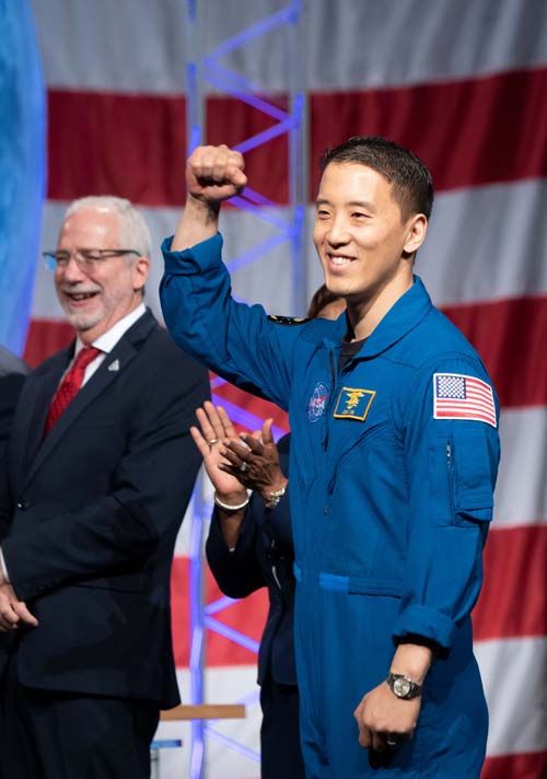 Un Navy Seal, médico y astronauta con solo 35 años, así es como este hombre logró nuestros sueños de infancia