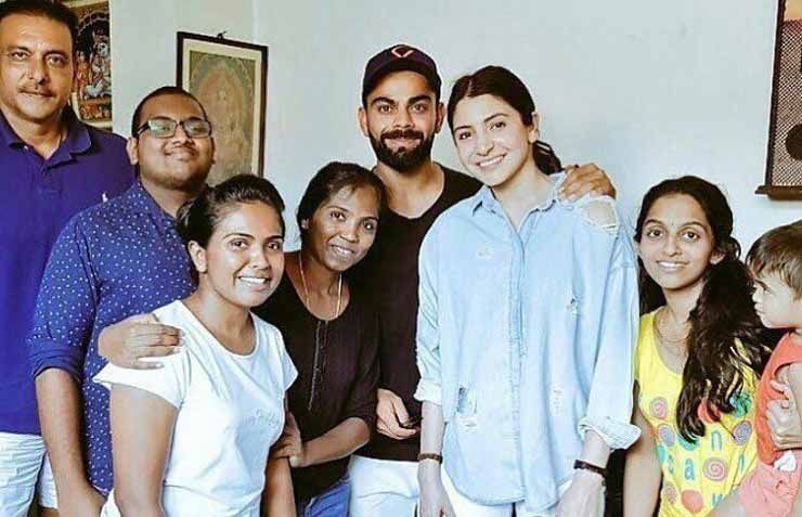 டிண்டர் யுகத்தில், விராட் கோலி மற்றும் அனுஷ்கா ஷர்மா எங்கள் நம்பிக்கையை அன்பாக வைத்திருக்கிறார்கள்