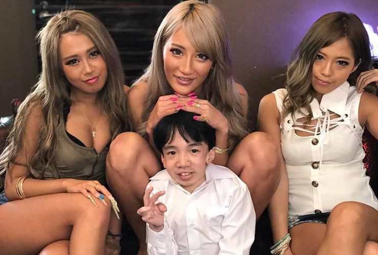 La estrella porno japonesa de 3 pies de altura, Kohey Nishi, demuestra que el tamaño no importa después de todo