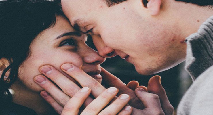 12 cosas que toda mujer desea cuando está en una relación contigo