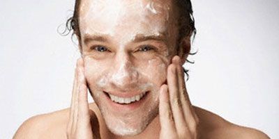 Beneficios de exfoliar tu rostro