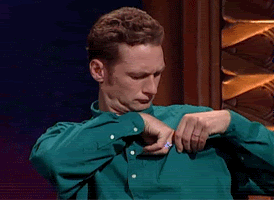 14 Gifs brutales del dedo medio perfectos para un lunes gruñón por la mañana